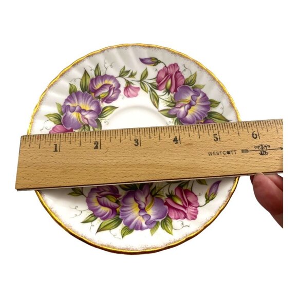 Vintage Staffordshire Fine Bone China 'Sweet Pea' April Flower Tea Cup & Saucer - Picture 8 of 9